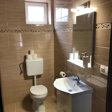 Tozike Apartman * Zalalövő