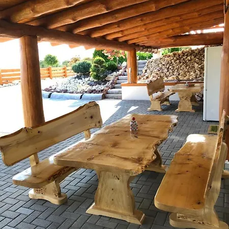 Tozike Apartman Appartement