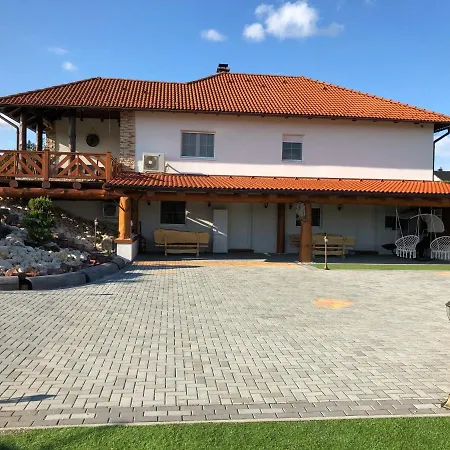 Appartement Tozike Apartman